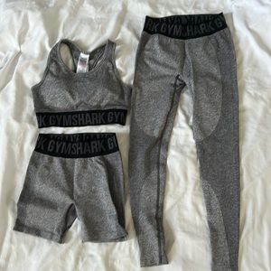 Gymshark Flex Set. Grey and Black.